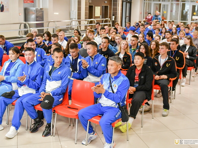 Встреча с олимпийской чемпионкой 2020 года Мариной Голядкиной / Фото: Павел Железняк