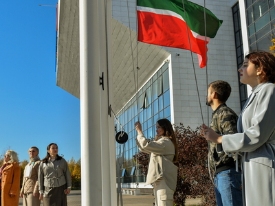 Поднятие флагов. МИГМиТ. 16.10.2023г. / Павел Железняк