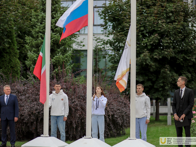 Поднятие флагов (11.09.23) / Дарья Карпеева