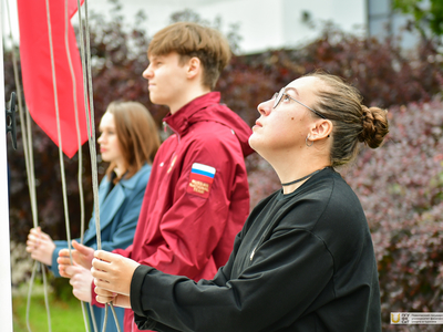 Поднятие флагов. 02.10.2023г. / Фото: Павел Железняк