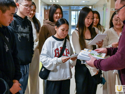 Экскурсия по УЛК старшеклассников из Якутии / Павел Железняк