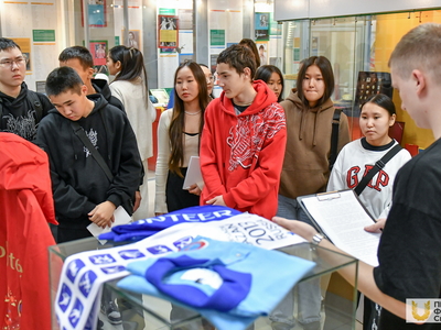 Экскурсия по УЛК старшеклассников из Якутии / Павел Железняк