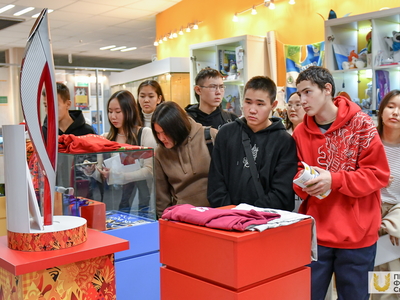 Экскурсия по УЛК старшеклассников из Якутии / Павел Железняк