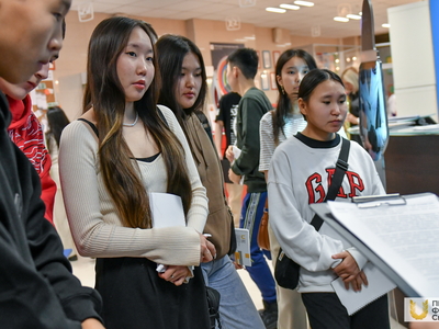 Экскурсия по УЛК старшеклассников из Якутии / Павел Железняк