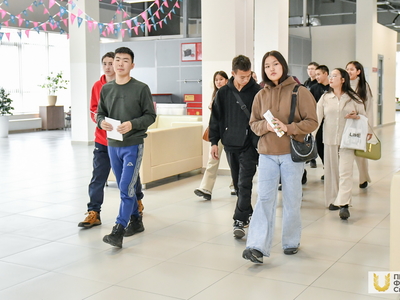 Экскурсия по УЛК старшеклассников из Якутии / Павел Железняк