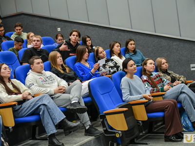 "Прикоснись к Кремлю" Образовательная программа с тактильными макетами / Павел Железняк