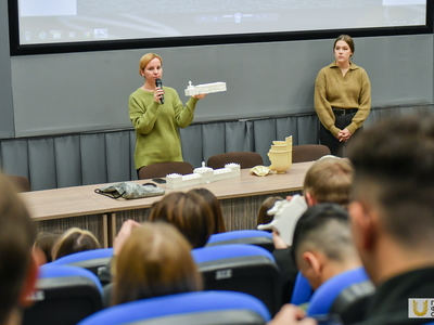 "Прикоснись к Кремлю" Образовательная программа с тактильными макетами / Павел Железняк