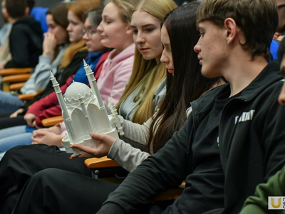 "Прикоснись к Кремлю" Образовательная программа с тактильными макетами / Павел Железняк