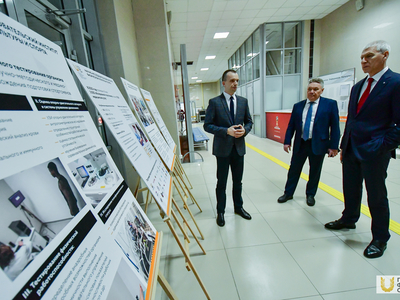 Министр спорта Олег Матыцин осмотрел Центр развития кадрового потенциала туротрасли и НИИ университета / Павел Железняк