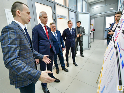 Министр спорта Олег Матыцин осмотрел Центр развития кадрового потенциала туротрасли и НИИ университета / Павел Железняк