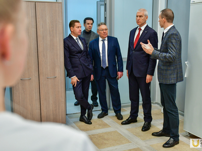 Министр спорта Олег Матыцин осмотрел Центр развития кадрового потенциала туротрасли и НИИ университета / Павел Железняк