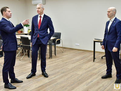Министр спорта Олег Матыцин осмотрел Центр развития кадрового потенциала туротрасли и НИИ университета / Павел Железняк