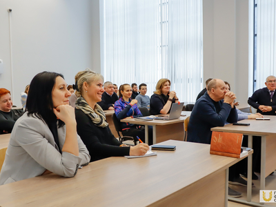 Круглый стол по вопросам повышения уровня гражданской позиции / Марк Лозбенёв