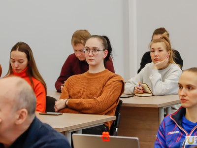 Круглый стол по вопросам повышения уровня гражданской позиции / Марк Лозбенёв