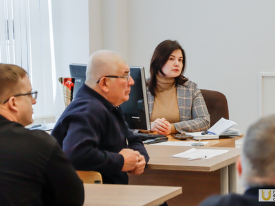 Круглый стол по вопросам повышения уровня гражданской позиции / Марк Лозбенёв