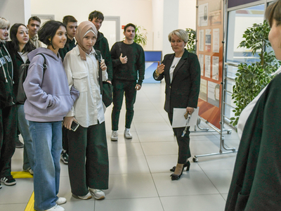 Excursion for pupils of Gymnasium No. 6 / Pavel Zheleznyak
