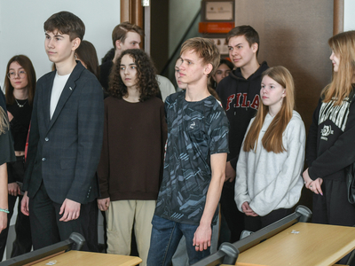 Excursion for pupils of Gymnasium No. 6 / Pavel Zheleznyak