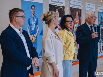 Сеанс одновременной игры по шахматам с Зариной Шафигуллиной / Данил Алёхин