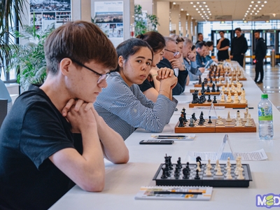 Simultaneous chess session with Zarina Shafigullina / Danil Alyokhin