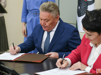 Signing of co-operation agreements with Lyceum No. 9 (Zelenodolsk) and Novokiner secondary school (Arsky district) / Pavel Zheleznyak