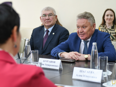 Signing of co-operation agreements with Lyceum No. 9 (Zelenodolsk) and Novokiner secondary school (Arsky district) / Pavel Zheleznyak
