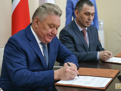 Signing of co-operation agreements with Lyceum No. 9 (Zelenodolsk) and Novokiner secondary school (Arsky district) / Pavel Zheleznyak