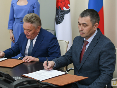 Signing of co-operation agreements with Lyceum No. 9 (Zelenodolsk) and Novokiner secondary school (Arsky district) / Pavel Zheleznyak