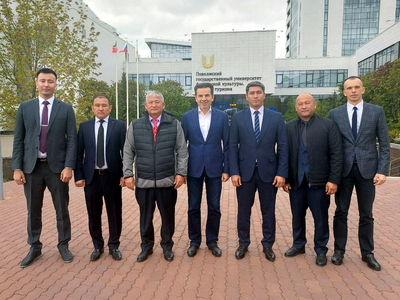 Визит делегации Республики Каракалпакстан / Павел Железняк
