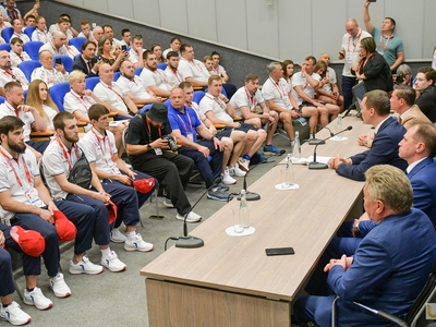 Игры БРИКС-2024: встреча министра спорта РФ со спортсменами / Павел Железняк