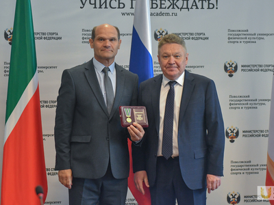 Учёный совет №12. Награждения / Павел Железняк