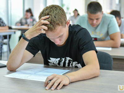 Entrance tests. Biology / Pavel Zheleznyak