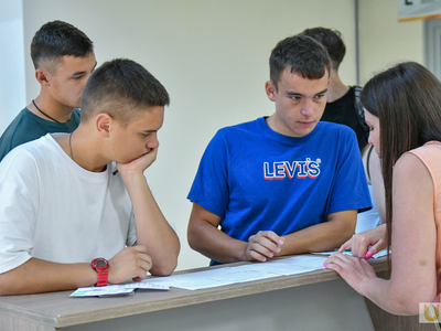 Entrance tests. Biology / Pavel Zheleznyak