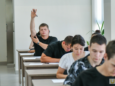 Вступительные испытания. Русский язык / Павел Железняк