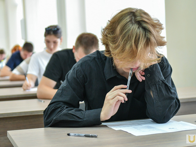 Entrance tests. Biology / Pavel Zheleznyak