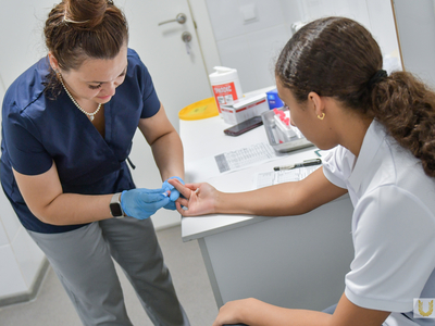 Медобследование спортсменов клуба водных видов спорта Абу-Даби / Павел Железняк