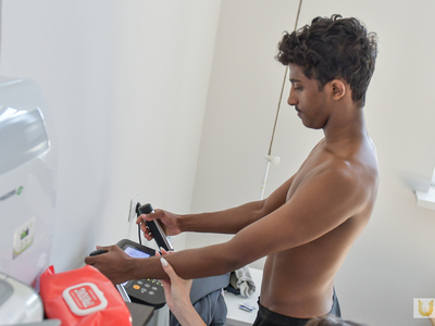 Медобследование спортсменов клуба водных видов спорта Абу-Даби / Павел Железняк