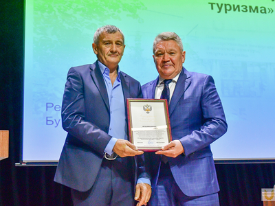 Встреча ректора с ППС и сотрудниками университета. Вручение наград /Агата Чир
