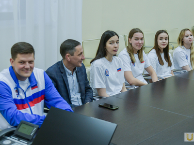 Встреча ректора со сборной по плаванию — победителями Спартакиады союзного государства / Павел Железняк