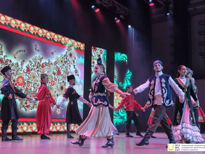 50-летия Университета. Встреча выпускников / Александра Титова, Амалия Рязанская