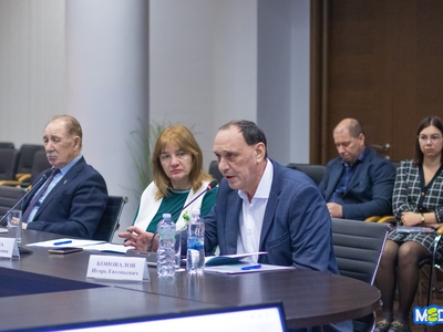 Защита диссертаций /Егор Данилов, Павел Железняк