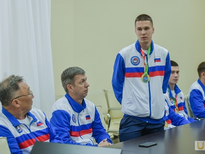 
Встреча ректора со сборной командой по футболу
