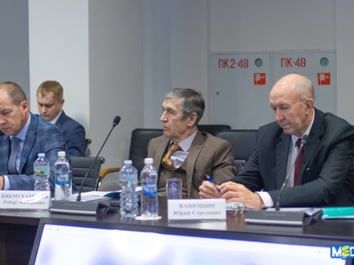 Защита диссертаций /Егор Данилов, Павел Железняк