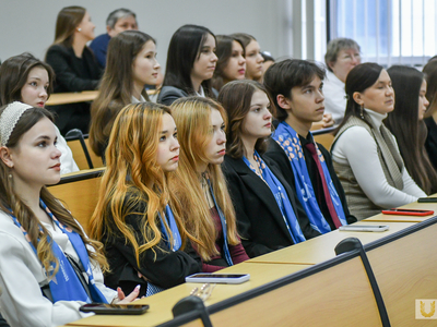 Награждение интернет-конкурса и олимпиад по языкам среди школьников / Павел Железняк