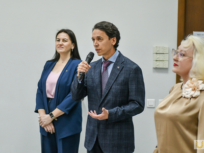 Награждение интернет-конкурса и олимпиад по языкам среди школьников / Павел Железняк