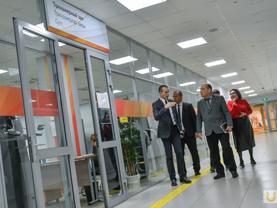 Представители Бухарского госуниверситета в Поволжском и встреча с ректором / Павел железняк