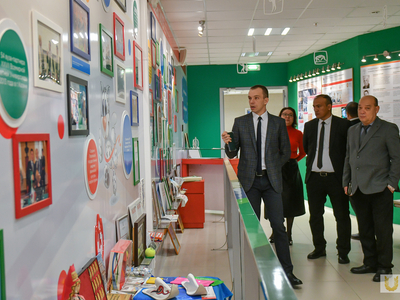 Представители Бухарского госуниверситета в Поволжском и встреча с ректором / Павел железняк