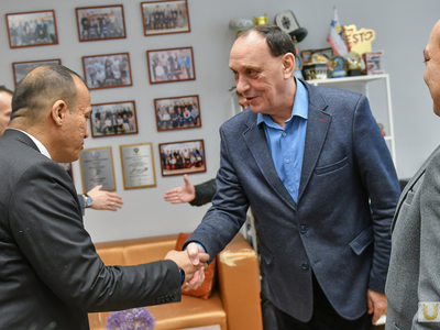 Представители Бухарского госуниверситета в Поволжском и встреча с ректором / Павел железняк