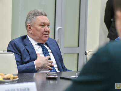 Представители Бухарского госуниверситета в Поволжском и встреча с ректором / Павел железняк