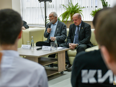 Герои России. Встреча со студентами / Павел Железняк