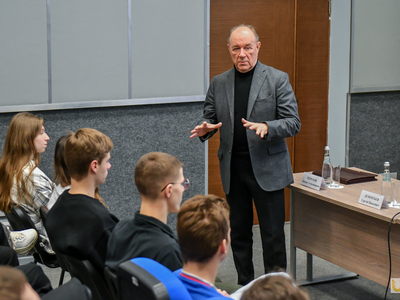 Герои России. Встреча со студентами / Павел Железняк